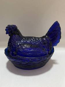 Mosser Cobalt Blue 6 12 Split Tail Hen on Nest No chips or cracks
