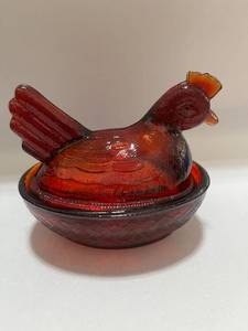 Red Hen on Nest No chips or cracks