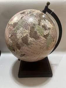 11 Decorative Globe