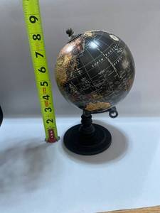 9 Decorative Globe