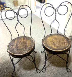 2 The Chicago Wire Co. 1930s Twisted Metal Childrens Ice Cream Chairs 22 Tall