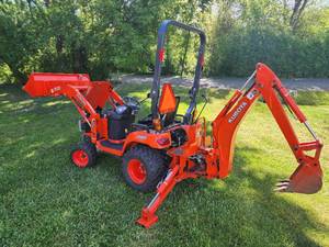 Kubota BX25 Loader-Backhoe Tractor