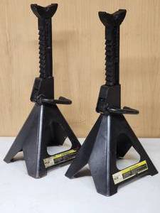 (2) 6 Ton Auto Jack Stands
