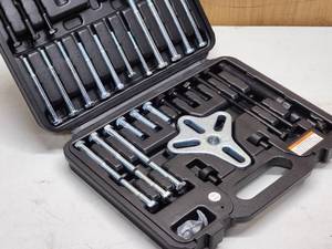 Mechanics Bolt Type Automotive Wheel puller Set