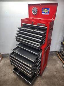 Craftsman 2 Part Upper and Bottom 17 Draw Rolling Tool Chest
