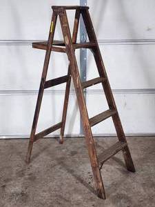 5 ft. Wooden Painters Ladder