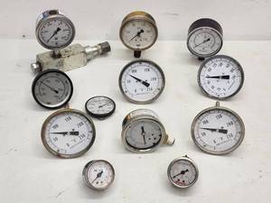 Assorted Air and Oil Pressure Gauges
