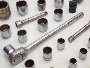 Heavy Equipment 1 Ratchet and Assorted Sockets
