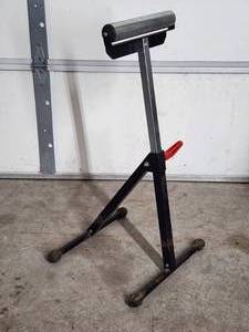 Board Feeder Stand