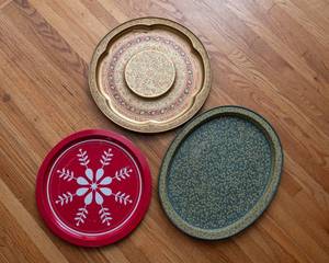 Set of 3 Vintage Tin Trays  Assorted Decorative Serving Trays