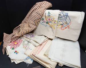 Vintage Embroidered Linens  Assorted Set