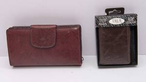 Set of 2 Leather Wallets