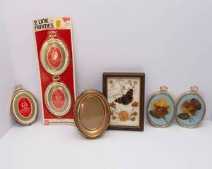 Set of Gold Oval Frames  Pressed Flowers & Butterfly Botanical Decor