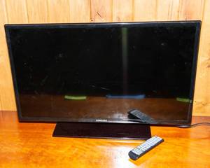 Samsung 32 TV  Model UN32EH4050F  Includes Remote