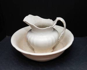 Ursilla Wash Basin & Pitcher Set