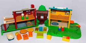 Vintage Fisher-Price Little People Neighborhood Playset  1989