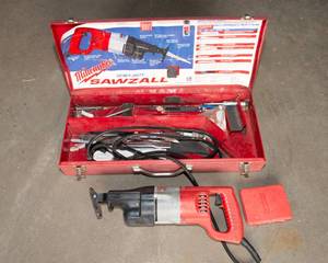 Milwaukee Heavy Duty Sawzall  With Metal Case