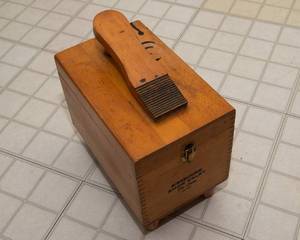 Vintage Esquire Shoe Valet