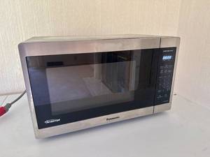 Panasonic 1200W High Power Countertop Microwave