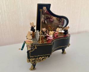 Enesco Vintage Music Mice-Tro Deluxe Action Grand Piano