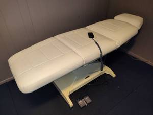 Lemi Adjustable MassageTreatment Table