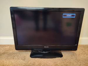 Philips 32 Flatscreen TV (no remote)