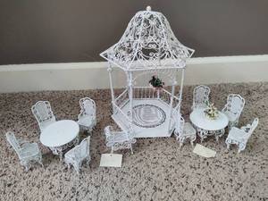 Dollhouse Wired Gazebo  Table & Chairs Sets