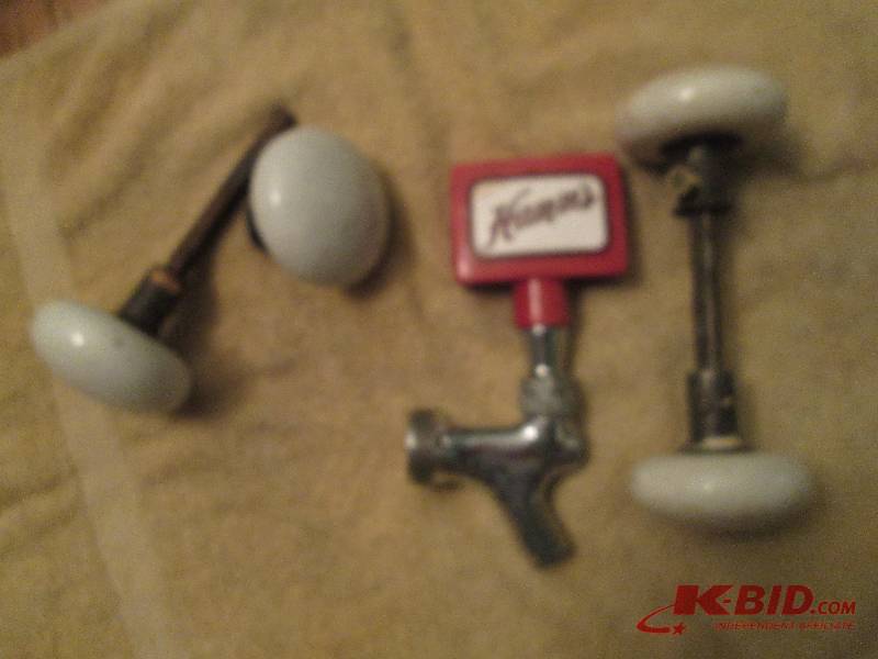 Vintage Hamms beer tap and door kn...