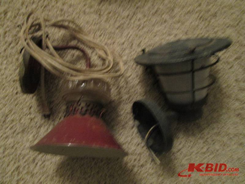 2 vintage electrical yard lights, c...