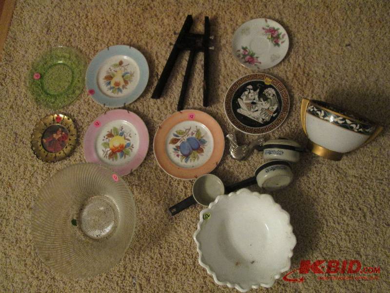 Lot of vintage glassware and plates...