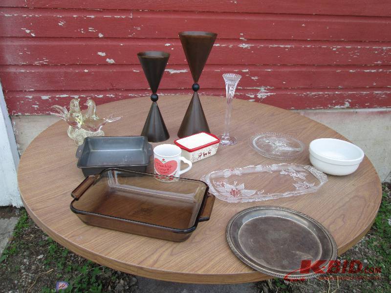 mixed lot of glass and dcor...