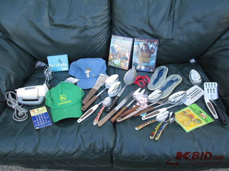 lot of misc grilling utensils ...
