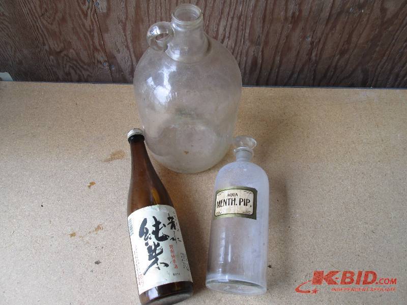 Vintage bottle, Menth.pip. Glass ga...