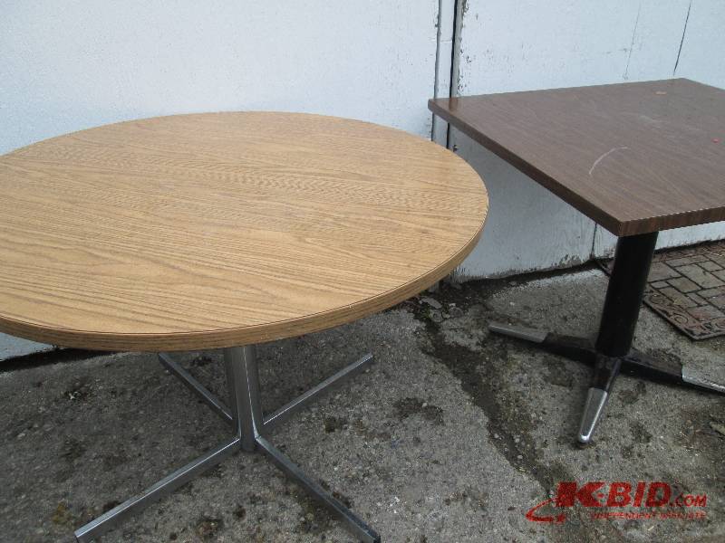 lot of 3 tables, 41 round, 35 squ...