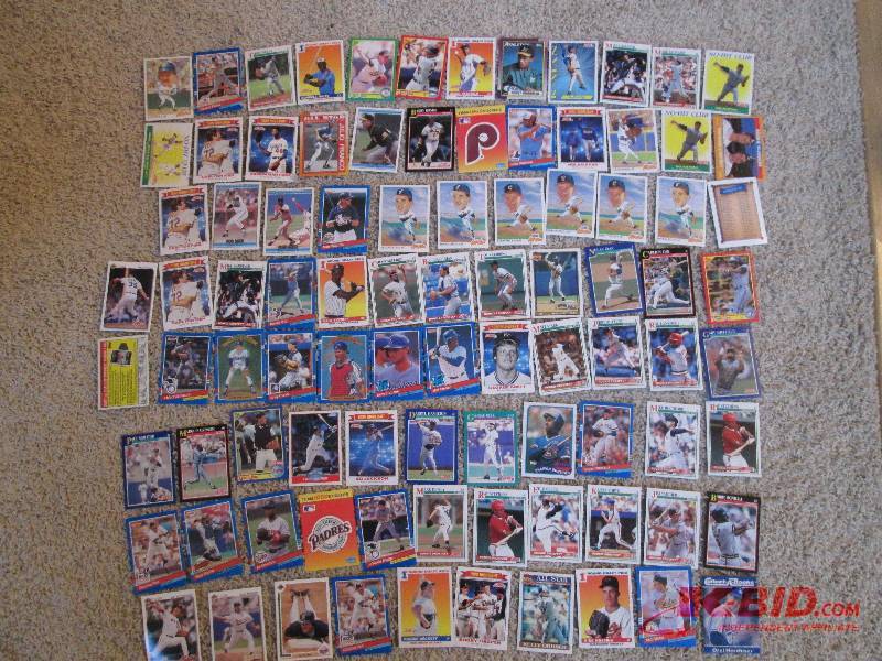 Lot of baseball cards, includes goo...
