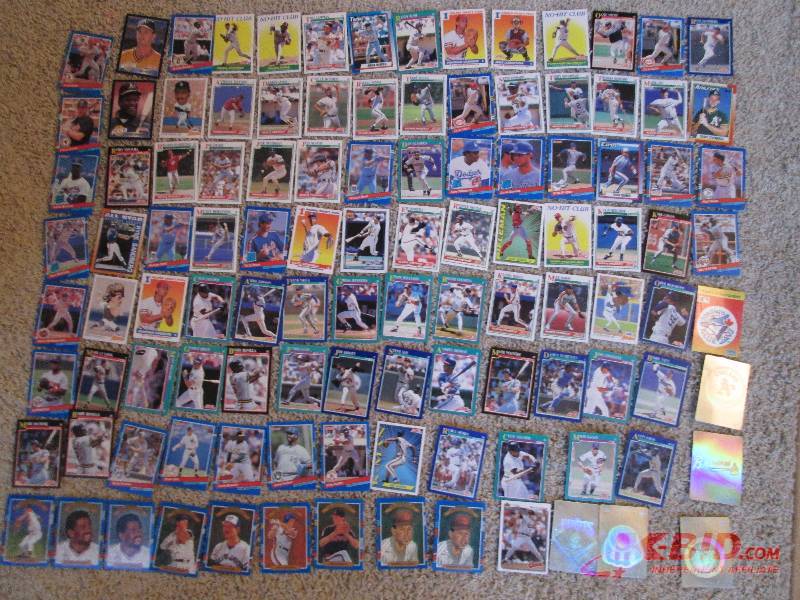 Lot of baseball cards, includes goo...