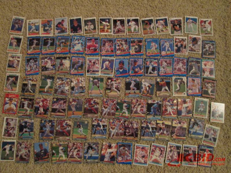 Lot of baseball cards, includes goo...