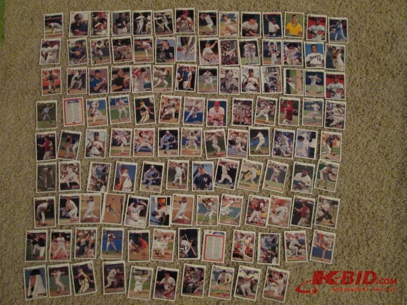 Lot of baseball cards, includes goo...