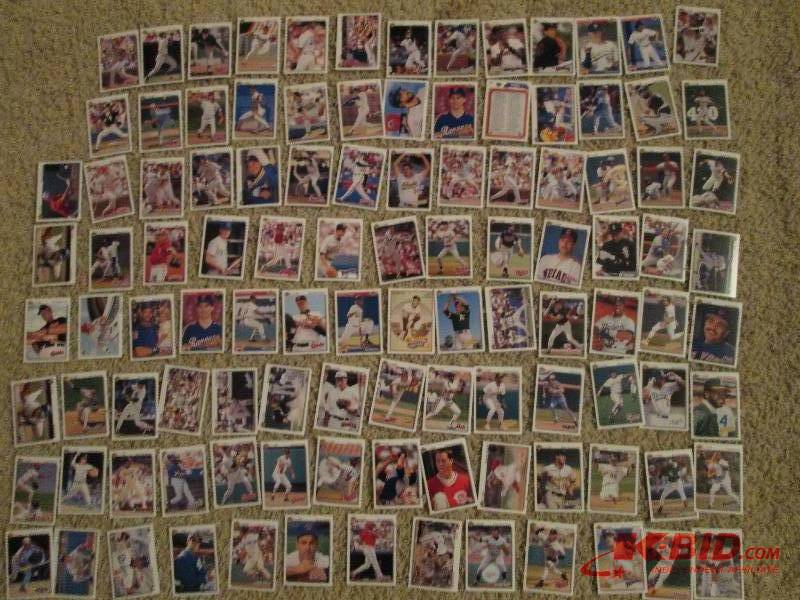 Lot of baseball cards, includes goo...