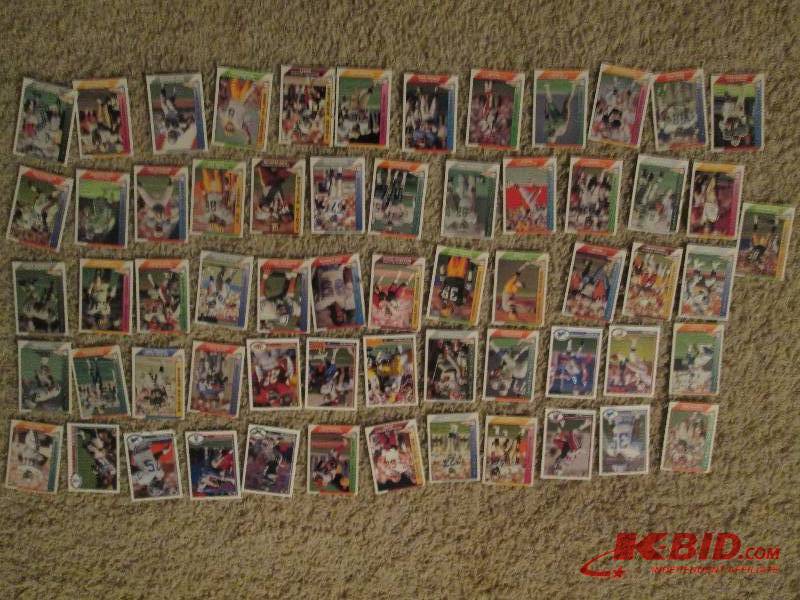 lot of football cards, includes goo...