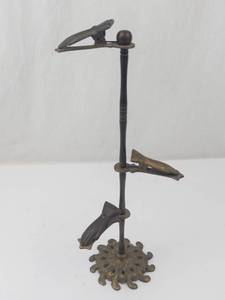 Vintage Victorian Brass Hand Clip Stand for Notes, Photos, or Jewelry