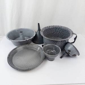 Vintage Gray Crackle Enamelware Cookware Set - Stock Pot, Plate & Cups