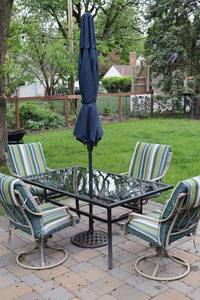 Patio Dining Set With Table, 4 Chairs & Umbrella