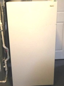 Magic Chef Mcuf88w Upright Freezer 8.8 Cu Ft