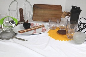 Mixed Lot La Cuisine Board, Serveware & Tabletop Decor