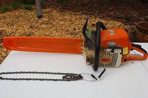 Stihl 029 Super Chainsaw With 22 Bar, Extra Chain & Leg Protection