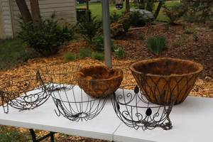 Metal Hanging Baskets (Lot of 6)