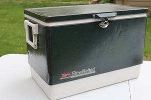 Vintage Coleman Steel-Belted Green Ice Chest Cooler