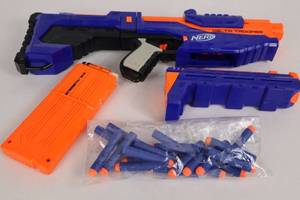 Nerf Elite Delta Trooper Blaster With Barrel Extension, Magazine & Darts