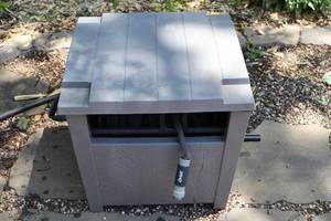 Suncast Hose Reel Cabinet with Hose